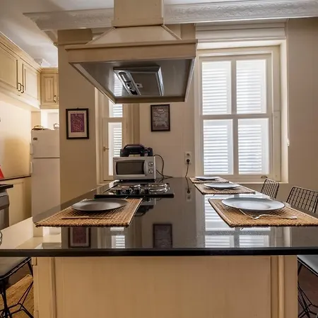 Apartment Stylish Flat, 3br, 2ba Istanbul