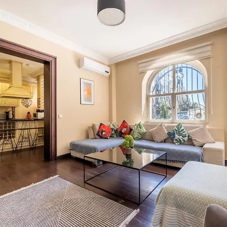 Apartment Stylish Flat, 3br, 2ba Istanbul