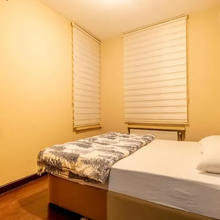 Stylish Flat, 3br, 2ba Apartment