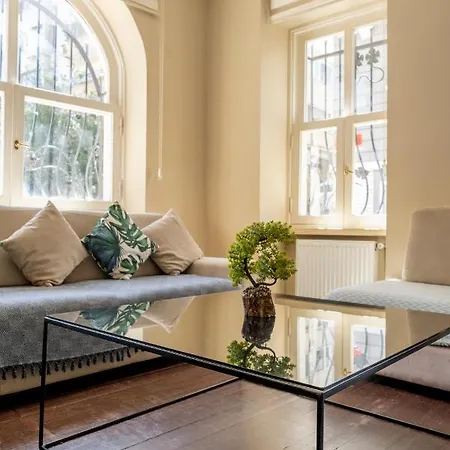 Stylish Flat, 3br, 2ba
